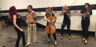 Steven Tyler e banda Aerosmith violinos