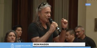 Bruce Dickinson com o Iron Maiden na Argentina