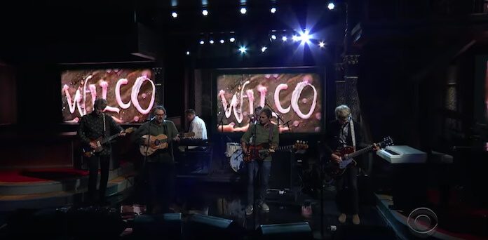 Wilco toca em programa de televisão