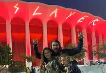 Jason Momoa e filhos no show do Slayer
