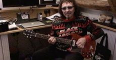 Tony Iommi com suéter do Black Sabbath