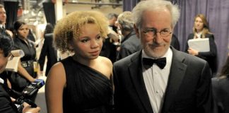 Mikaela e Steven Spielberg