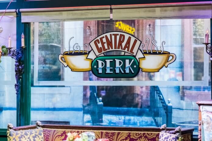 Set do Central Perk de Friends na Warner