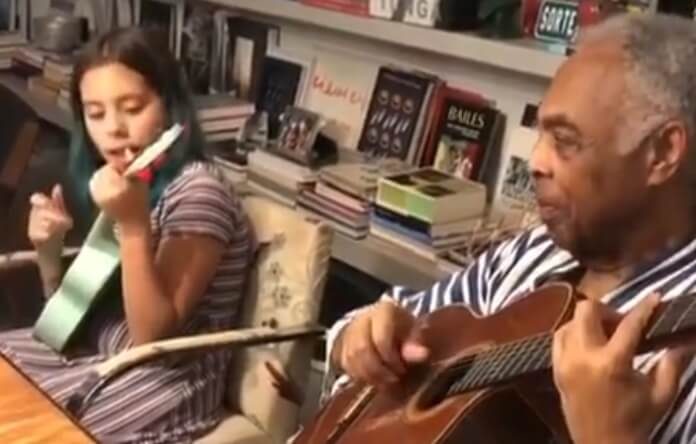 Gilberto Gil e a neta Flora tocam Britney Spears