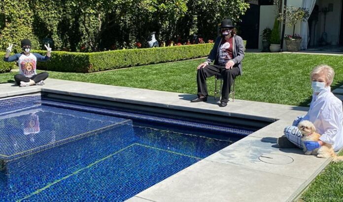 Ozzy Osbourne e sua família em isolamento