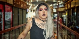 Naja White: drag queen roqueira anuncia que “O Emo tá de Volta”