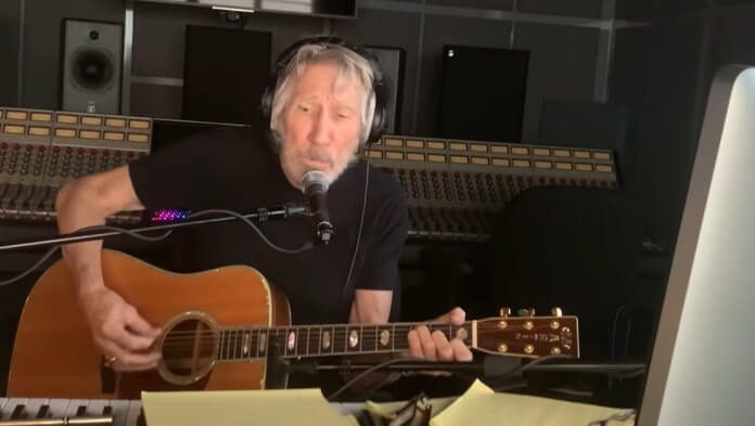 Roger Waters toca John Prine