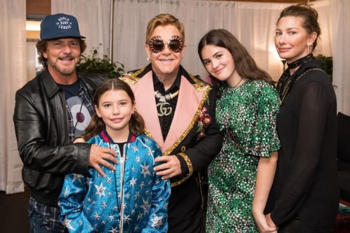Elton John e a família de Eddie Vedder