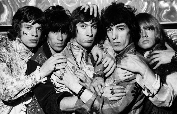 Em 1967, o governo britânico tentou parar os Rolling Stones (e os tornou  maiores)