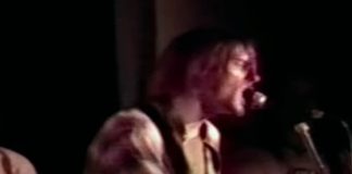 Nirvana toca "Smells Like Teen Spirit" pela primeira vez