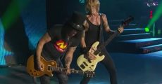 Slash e Duff McKagan com o Guns N' Roses