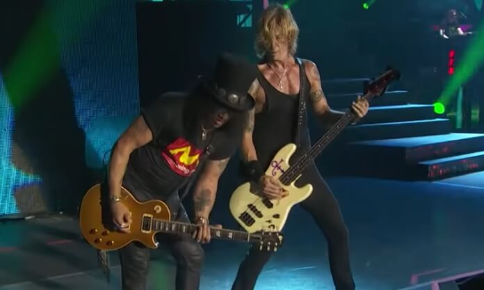 Slash e Duff McKagan com o Guns N' Roses