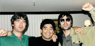 Irmãos Gallagher com Diego Maradona