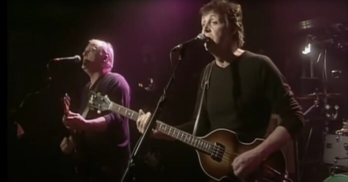Paul McCartney e David Gilmour no Cavern Club
