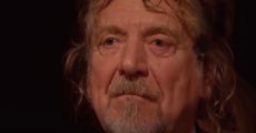 Robert Plant chorando em tributo ao Led Zeppelin