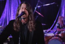 Foo Fighters no Jimmy Fallon tocando "Waiting on a War"