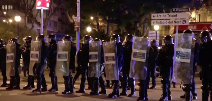 Barcelona tem protestos por prisão de rapper