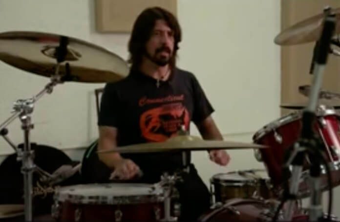 Dave Grohl na bateria