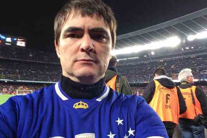 Samuel Rosa com camisa do Cruzeiro