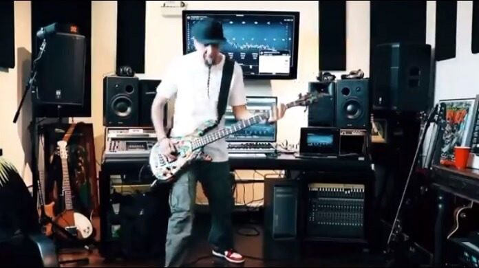 Shavo Odadjian do System Of A Down faz cover de Stone Temple Pilots