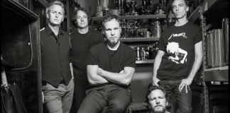 Pearl Jam na capa de Anthology: the Complete Scores