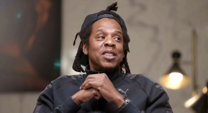 Jay-Z revela detalhes de quando sua mãe concordou em assumir homossexualidade em música