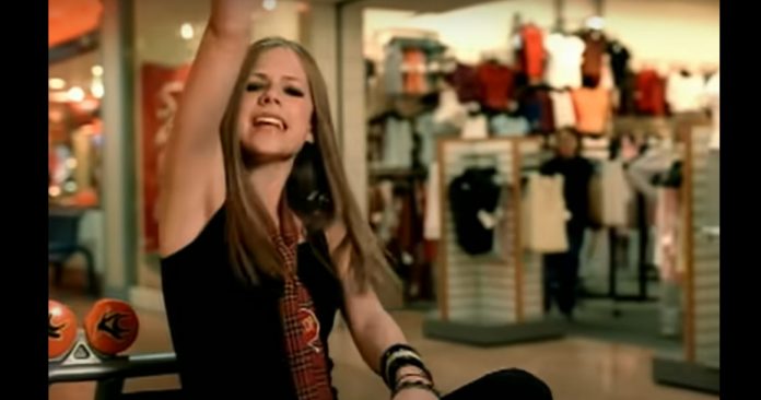 Avril Lavigne no clipe de 