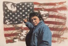 Johnny Cash em "Ragged Old Flag"
