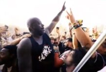 Shaquille O'Neal Stage Dive