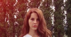 Lana Del Rey no clipe de "Summertime Sadness"