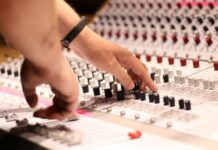 TuneCore Brasil realiza seletiva para cursos de produção musical online