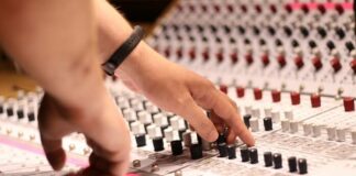 TuneCore Brasil realiza seletiva para cursos de produção musical online