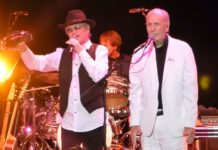 O icônico The Monkees se despede dos palcos após último show; assista aos vídeos