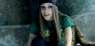Avril Lavigne revela que o hit "Sk8er Boi" será adaptado para um filme