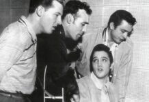 Elvis Presley com o "piano que deu início ao Rock"