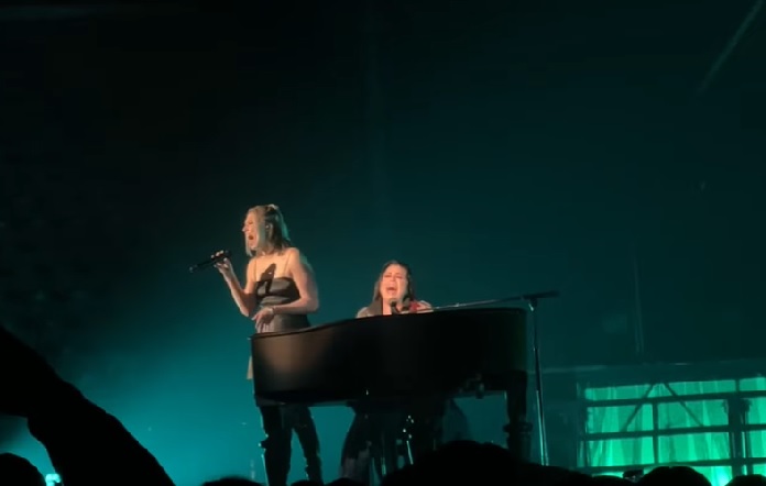 Lzzy Hale revela motivo para ela e Amy Lee tocarem cover de Linkin Park