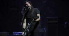 Dave Grohl com o Foo Fighters no Lolla Chile 2022