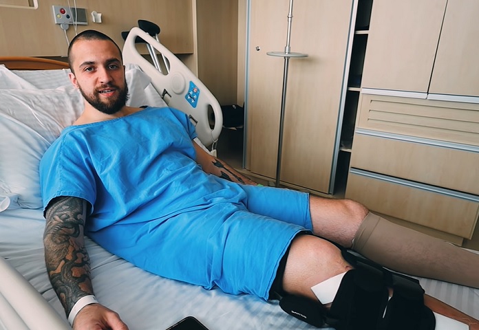 Eloy Casagrande compartilha vídeo do dia se sua cirurgia após quebrar a perna em show