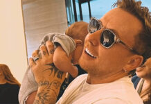 McFly interage com bebê de fã brasileira