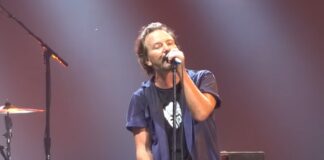 Pearl Jam estreia turnê do elogiado disco "Gigaton"; assista aos vídeos