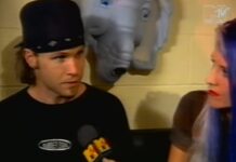 Pearl Jam lamentando a morte de Kurt Cobain em 1994