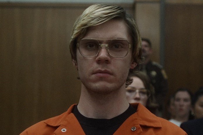 Pai de Jeffrey Dahmer quer processar Netflix após série sobre o serial  killer