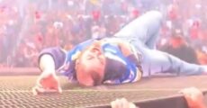 Post Malone cai durante show e quebra costelas