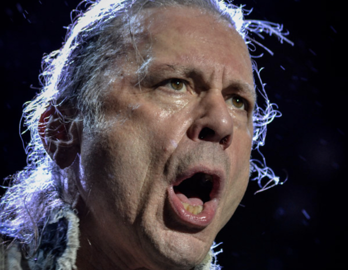 Bruce Dickinson em show do Iron Maiden em São Paulo