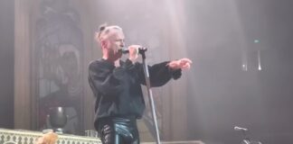 Bruce Dickinson se irrita com fãs que estão fumando maconha no show do Iron Maiden