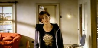 Natalie Imbruglia relembra inseguranças no clipe do hit "Torn"