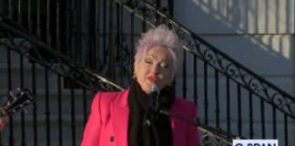 Cyndi Lauper canta na Casa Branca