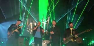 Coldplay retorna ao "Jimmy Kimmel Live!" para celebrar 20 anos da estreia do programa
