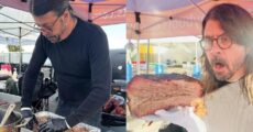 Dave Grohl apoia ação social fazendo churrasco para pessoas em situação de rua nos EUA