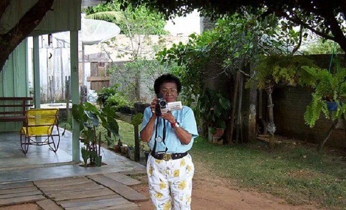 Conheça Dona Joana da Paz que denunciou tráfico de drogas através de filmagens próprias